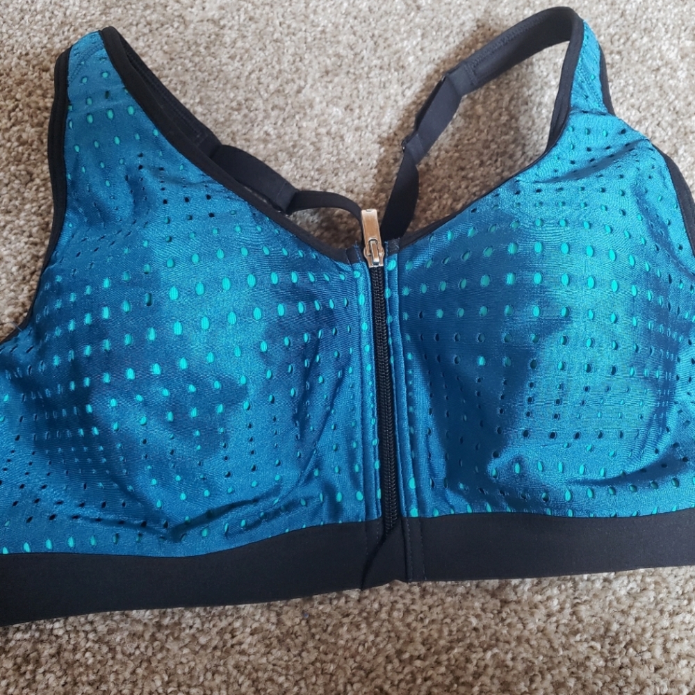 Victoria's Secret Incredible Sports Bra 36B